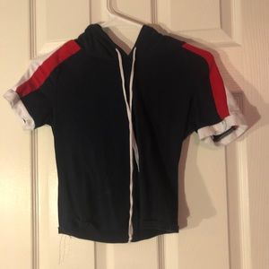 Cropped t-shirt with hood